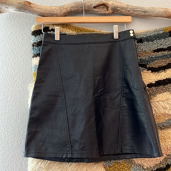 ZARA Faux Leather Micro Mini Skirt High Waisted Side Zipper Paneled Cut Blue XS - Picture 1 of 9
